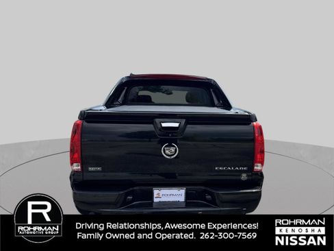 Used 2011 Cadillac Escalade EXT Premium AWD/4WD image 5