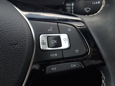 Used 2021 Volkswagen Tiguan SE w/ Panoramic Sunroof Package image 21