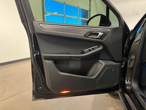 Used 2024 Porsche Macan GTS image 27