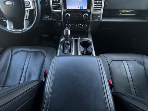 Used 2016 Ford F150 Platinum w/ Equipment Group 701A Luxury image 23