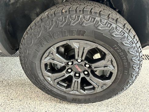 Certified 2024 GMC Canyon Elevation w/ Convenience Package image 9