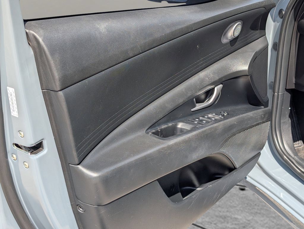 Used 2022 Hyundai Elantra SEL w/ Cargo Package FWD image 15