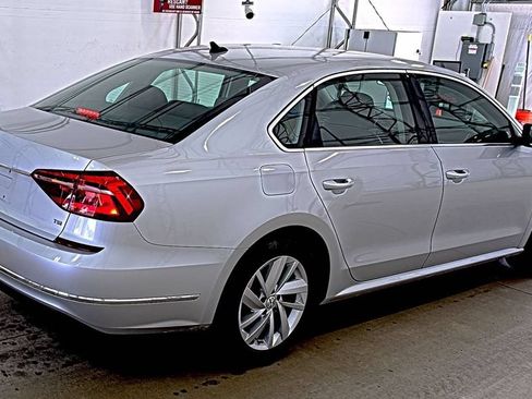 Used 2018 Volkswagen Passat 2.0T SE FWD image 4