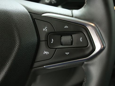 Used 2024 Chevrolet Trax LT w/ LT Convenience Package FWD image 15