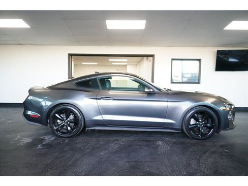Used 2020 Ford Mustang Coupe RWD image 8