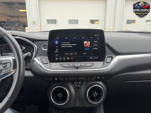 Used 2025 Chevrolet Blazer LT AWD/4WD image 19