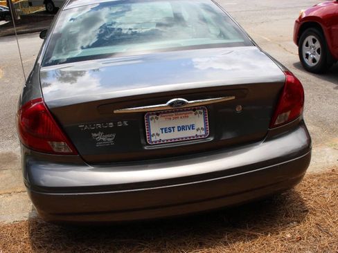 Used 2002 Ford Taurus SE image 16