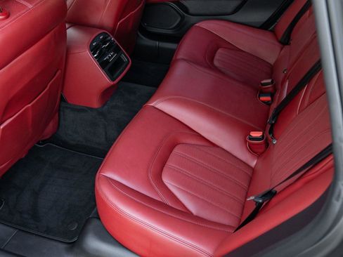 Used 2022 Maserati Quattroporte GT image 41