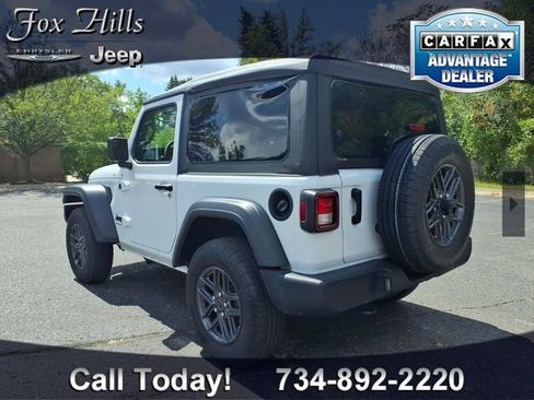 Used 2025 Jeep Wrangler Sport AWD/4WD image 6