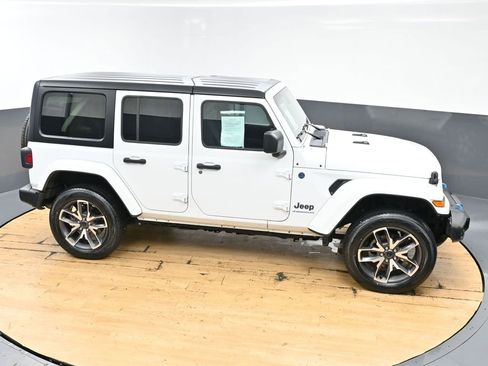 Used 2024 Jeep Wrangler Unlimited w/ Convenience Group AWD/4WD image 49