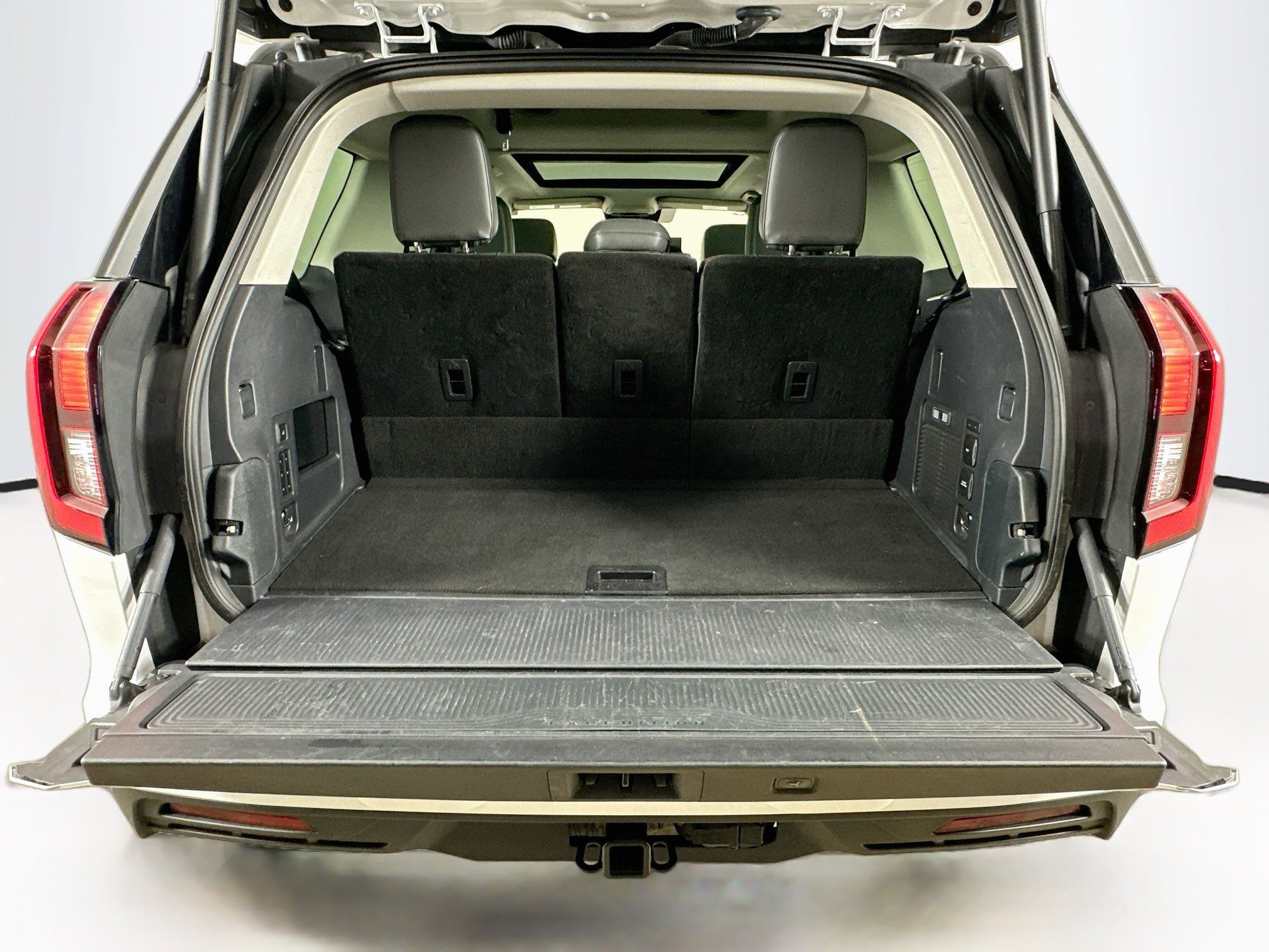 Used 2025 Ford Expedition Active AWD/4WD image 32