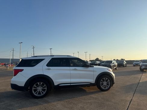Used 2022 Ford Explorer Limited w/ Equipment Group 301A RWD image 21
