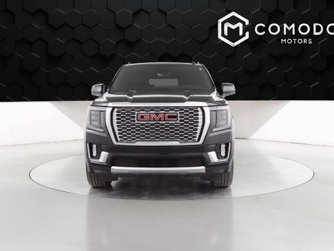 Used 2024 GMC Yukon Denali w/ Advanced Technology Package image 8