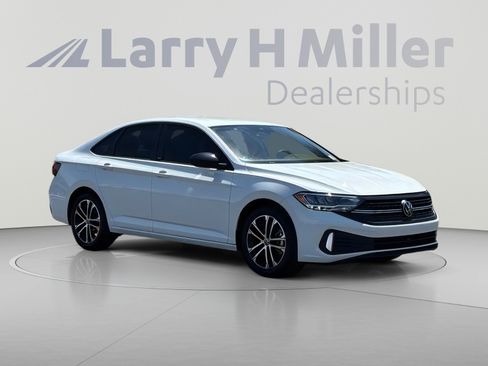 Used 2024 Volkswagen Jetta Sport FWD image 8