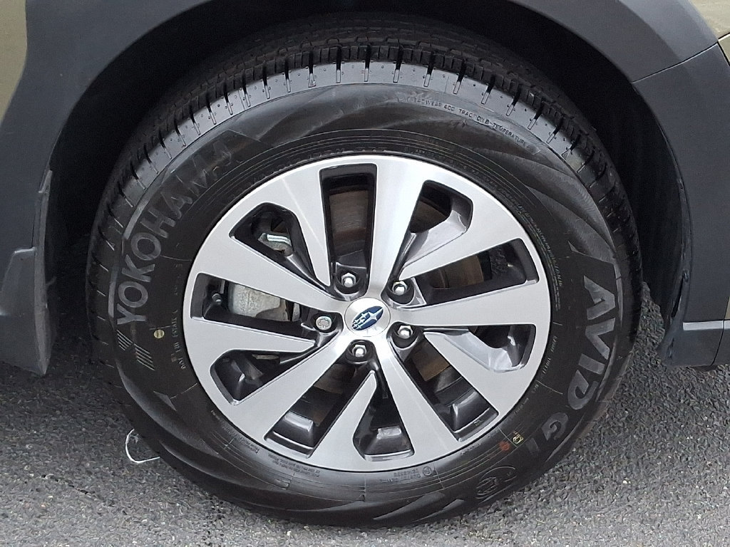 Used 2025 Subaru Outback Premium AWD/4WD image 8