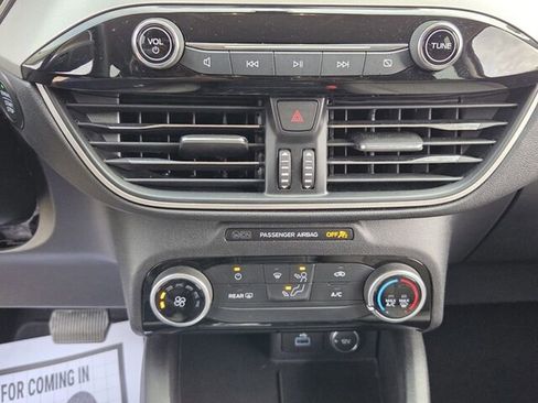 Used 2021 Ford Escape SE w/ SE Sport Appearance Package image 20