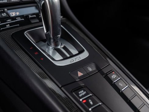Certified 2018 Porsche 911 GT3 image 39