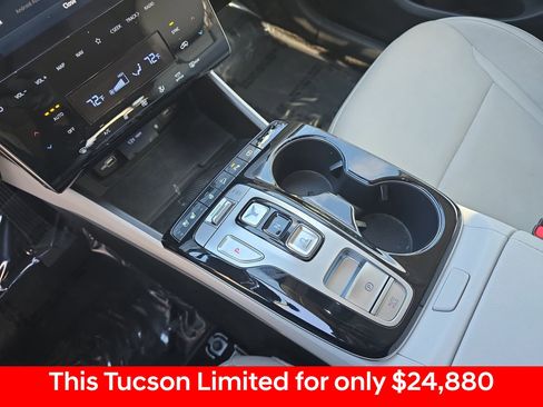 Used 2022 Hyundai Tucson Limited image 31