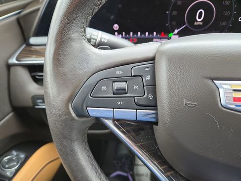 Used 2021 Cadillac Escalade Premium Luxury AWD/4WD image 19