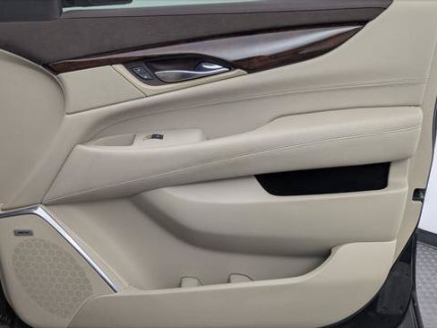 Used 2015 Cadillac Escalade ESV Premium RWD image 22