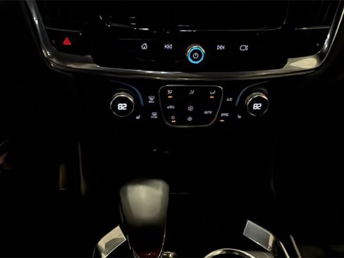 Used 2023 Chevrolet Traverse RS image 28