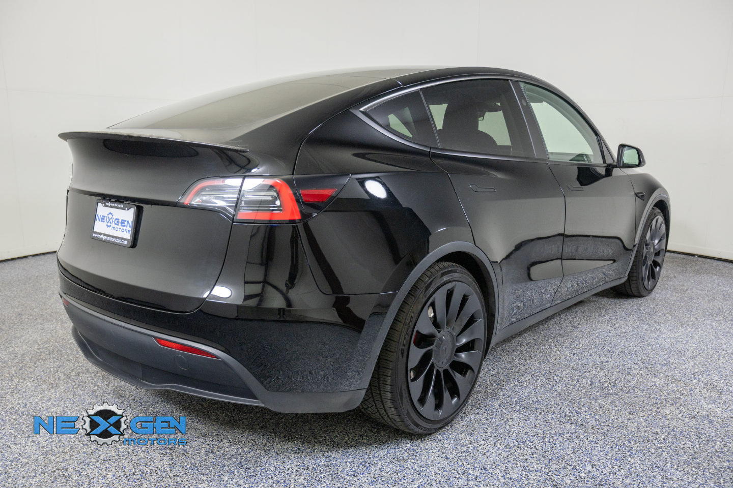 Used 2024 Tesla Model Y Performance AWD/4WD image 8