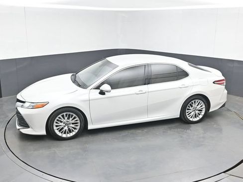 Used 2018 Toyota Camry XLE FWD image 34