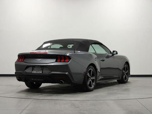 Used 2024 Ford Mustang Convertible image 4