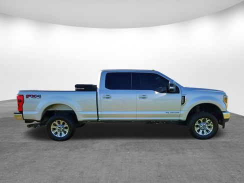 Used 2018 Ford F250 Lariat w/ Chrome Package AWD/4WD image 4