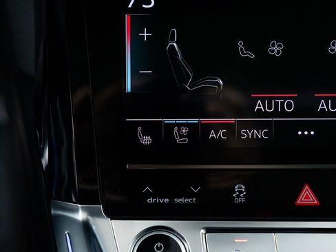 Used 2023 Audi e-tron Chronos w/ Chronos Package image 13