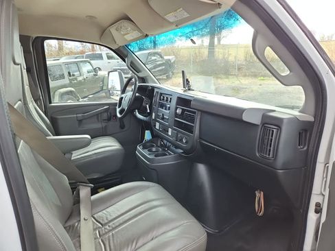 Used 2016 GMC Savana 3500 3500 Van 177 image 16