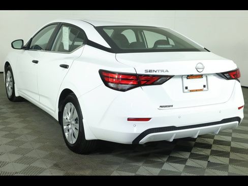 Used 2025 Nissan Sentra S FWD image 15
