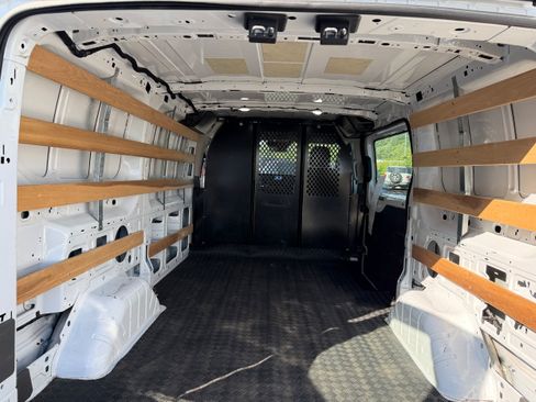 Used 2024 Ford Transit 250 Low Roof w/ Exterior Upgrade Package RWD image 2
