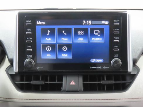 Used 2021 Toyota RAV4 XLE w/ Convenience Package AWD/4WD image 11