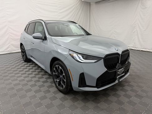Used 2025 BMW X3 xDrive30i image 4