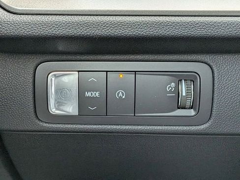 New 2026 Chevrolet Traverse LT w/ Midnight/Sport Edition FWD image 17
