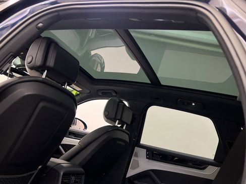 Used 2024 Porsche Cayenne Base image 22