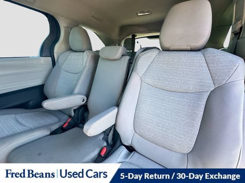 Used 2024 Toyota Sienna LE w/ LE Plus Package AWD/4WD image 31