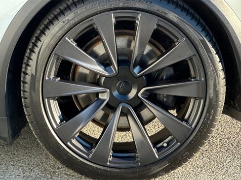 Used 2023 Tesla Model X image 25