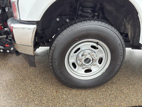 Used 2022 Ford F250 XL w/ Power Equipment Group image 22