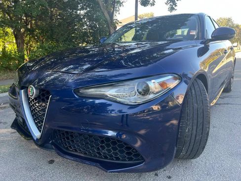 Used 2018 Alfa Romeo Giulia image 5