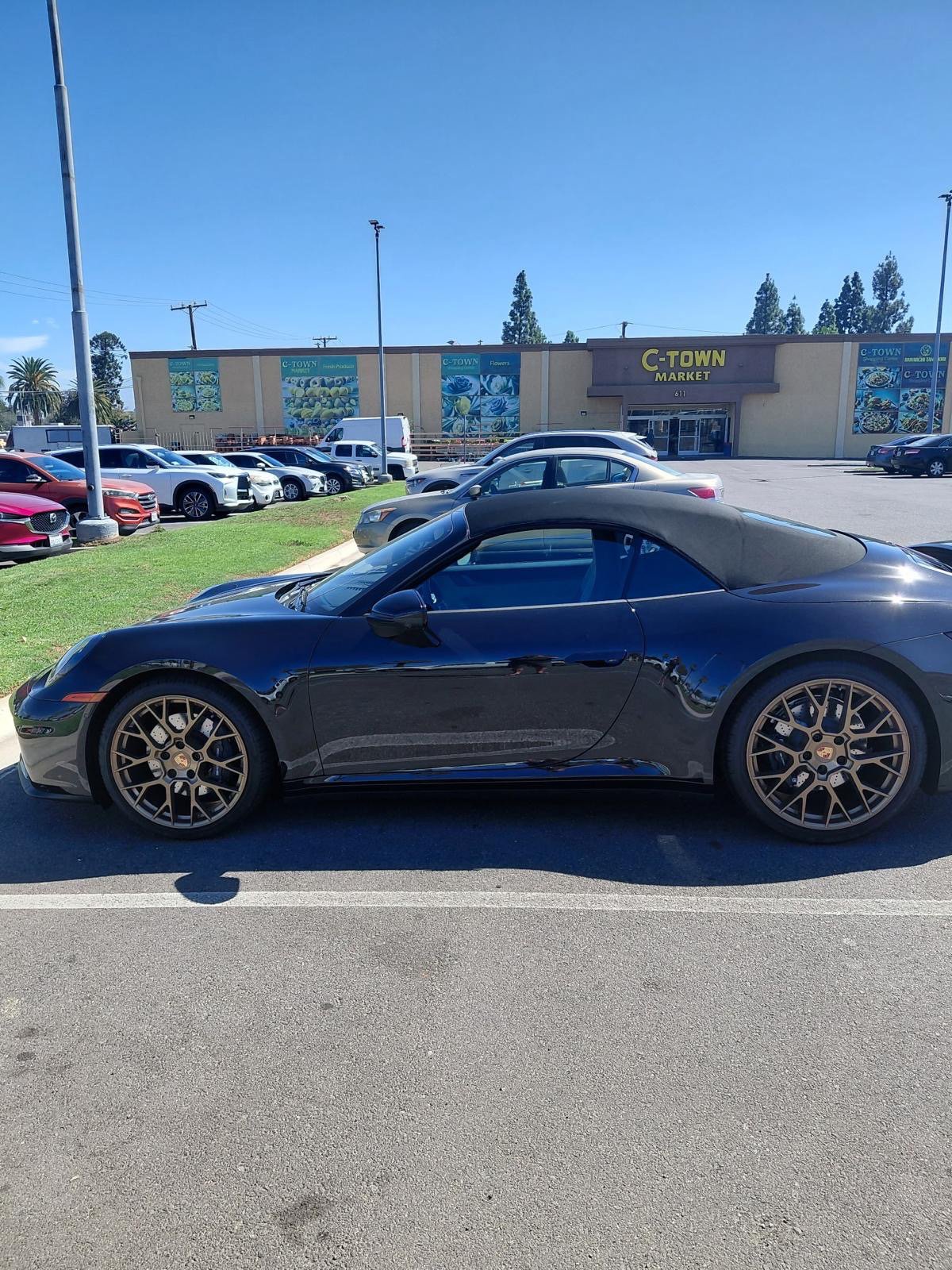 Used 2025 Porsche 911 Carrera RWD image 5