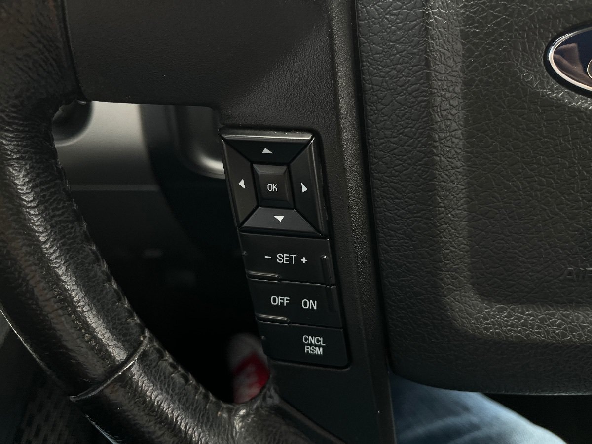 Used 2015 Ford Expedition EL XLT w/ Equipment Group 202A RWD image 19