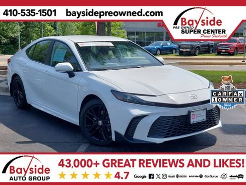 Certified 2025 Toyota Camry SE FWD image 1