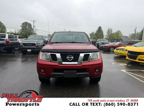 Used 2015 Nissan Frontier SV w/ SV Value Truck Package AWD/4WD image 3