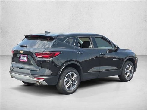 Used 2024 Chevrolet Blazer LT FWD image 5