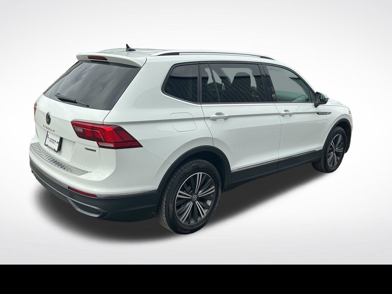 Used 2024 Volkswagen Tiguan Wolfsburg Edition AWD/4WD image 5