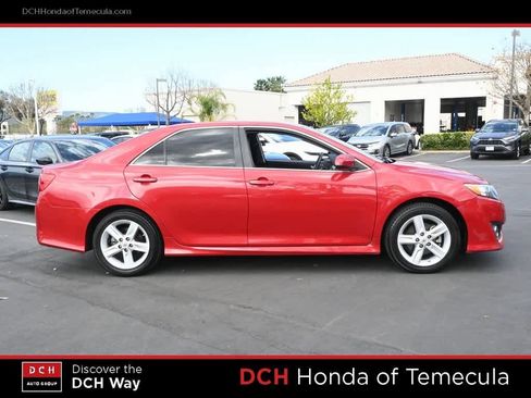 Used 2014 Toyota Camry SE image 5