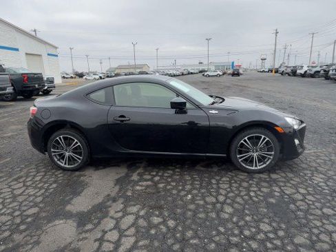 Used 2015 Scion FR-S image 9