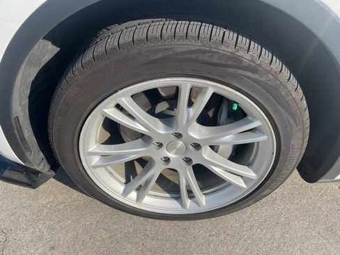Used 2022 Tesla Model Y Long Range AWD/4WD image 11